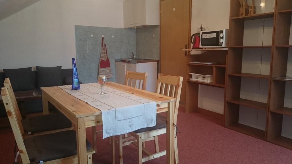 Apartment And Rooms Aracic 科雷尼察 客房 照片