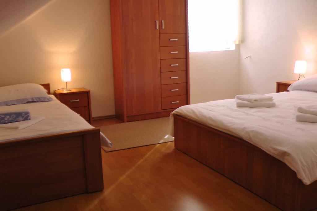 Apartment And Rooms Aracic 科雷尼察 客房 照片