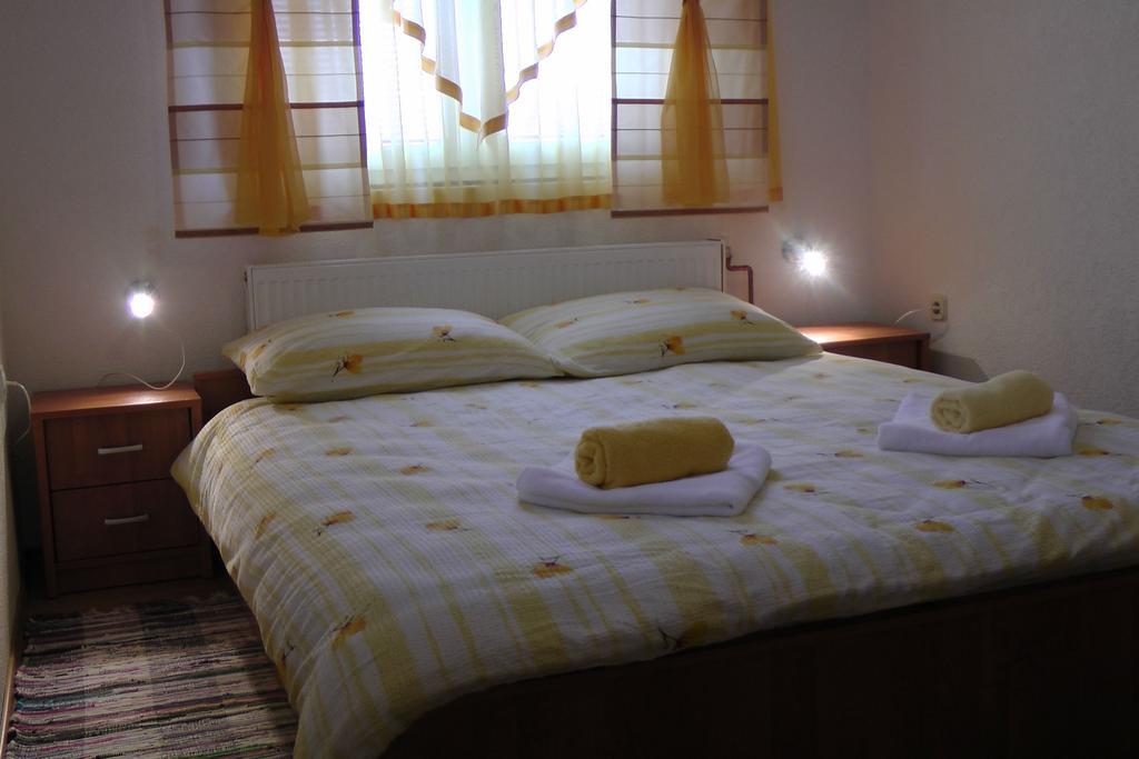Apartment And Rooms Aracic 科雷尼察 客房 照片